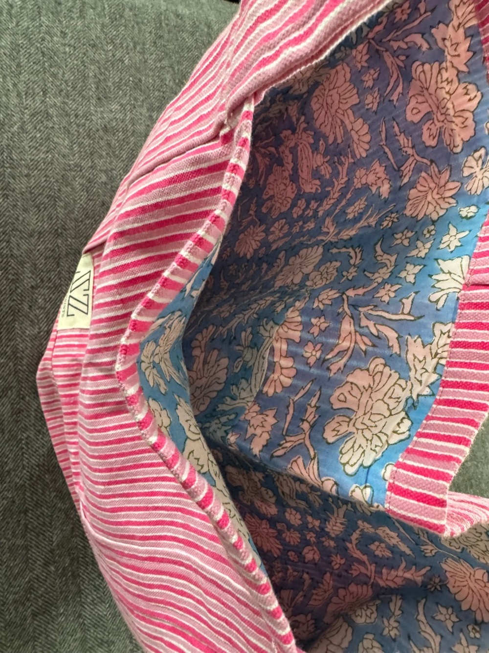 NWT SZ BLOCKPRINTS OVERSIZED COTTON CANVAS TOTE PINK/BLUE - Picture 7 of 13
